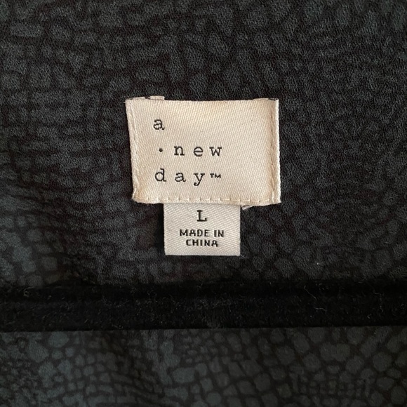 A New Day Green Snakeskin Dress - Picture 4 of 4